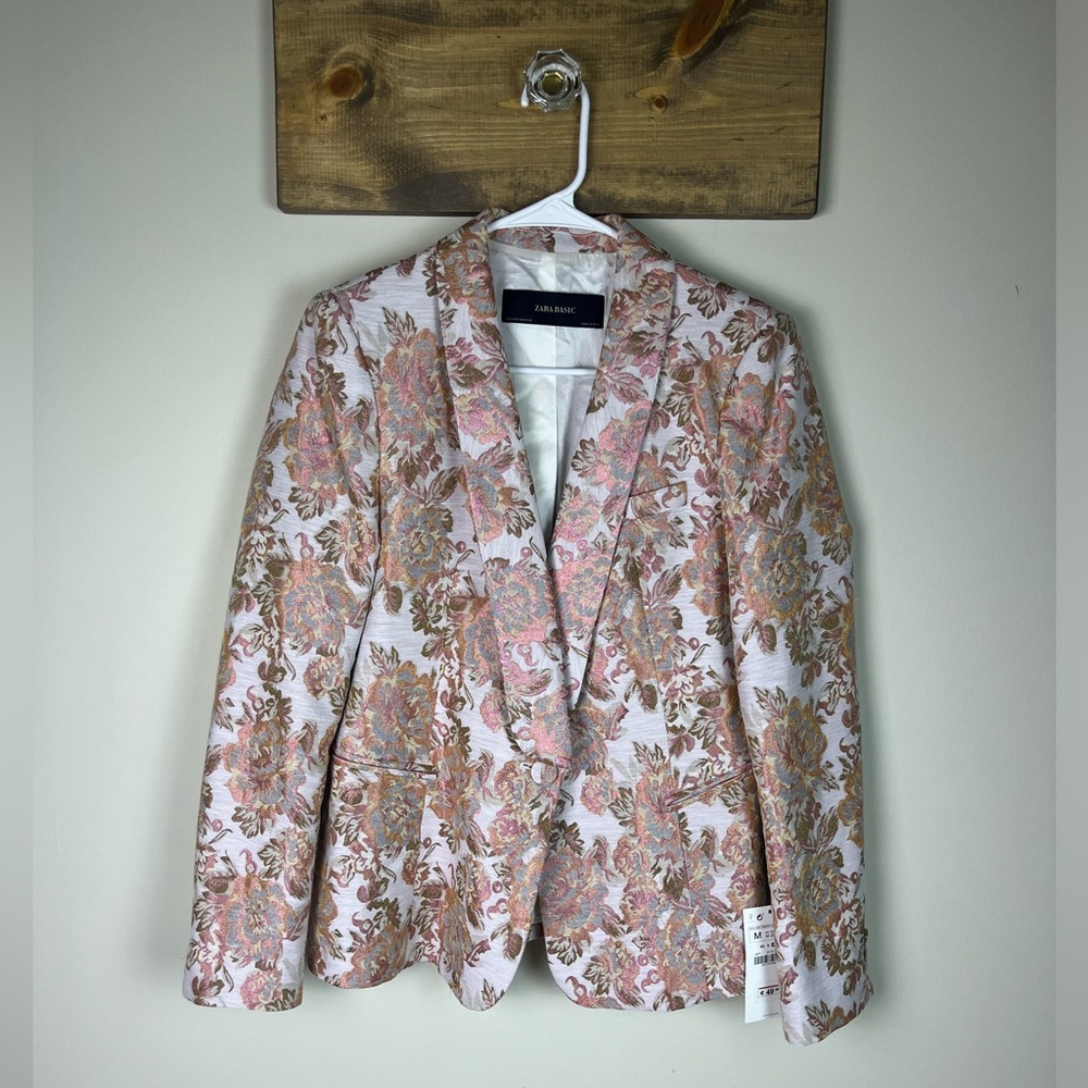 NWT Zara Embroidered Floral Blazer Size Medium- gorgeous blazer!